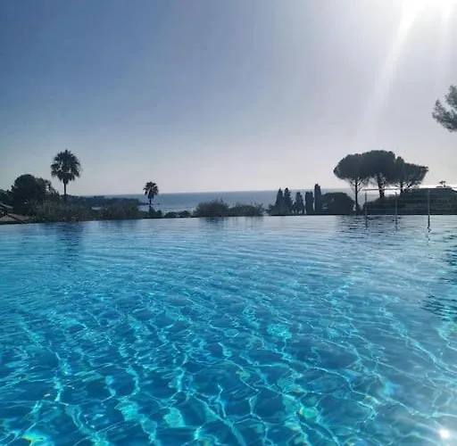 Cap Esterél Vue 5 Pers Premium Place Saint-Raphaël